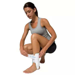 DJO 02B-R - Right Ankle Training Brace, Aircast
