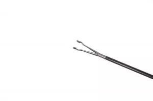 Medline Babcock Laparoscopic Forceps - Babcock Rotatable Laparoscopic Ratchet Forceps with 5 mm Tips, 17-3/4" (45 cm) - MDG44220367